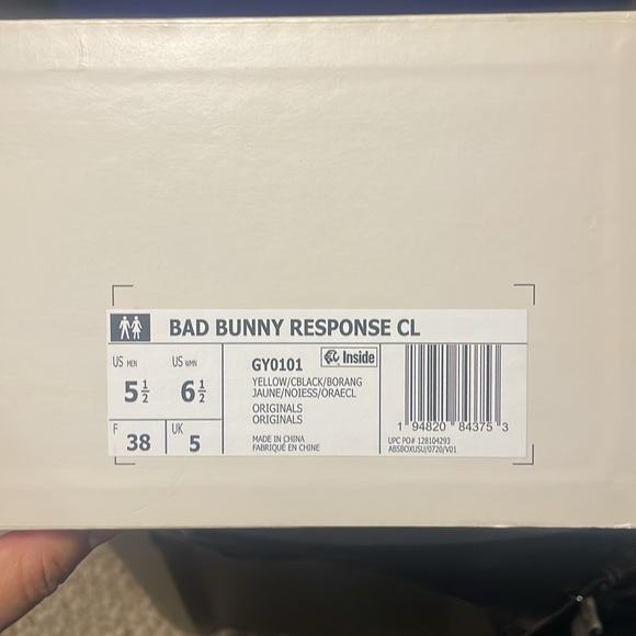 Bad Bunny Adidas - Picture 7 of 7